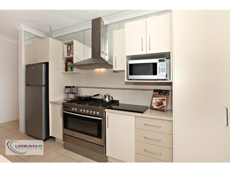 15 Grange Place, Bellbowrie QLD 4070